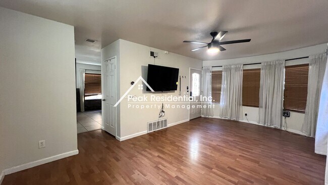 Foto del edificio - Updated 3bd/1.5ba Home near UCD Med Center!