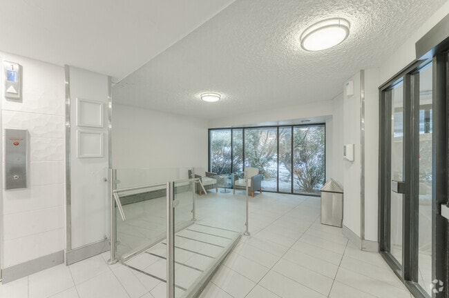 Lobby Photo - Norwood Terrace