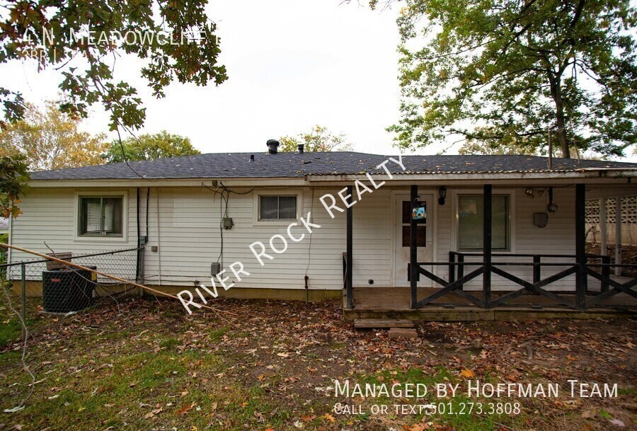 Building Photo - 4 N Meadowcliff Dr
