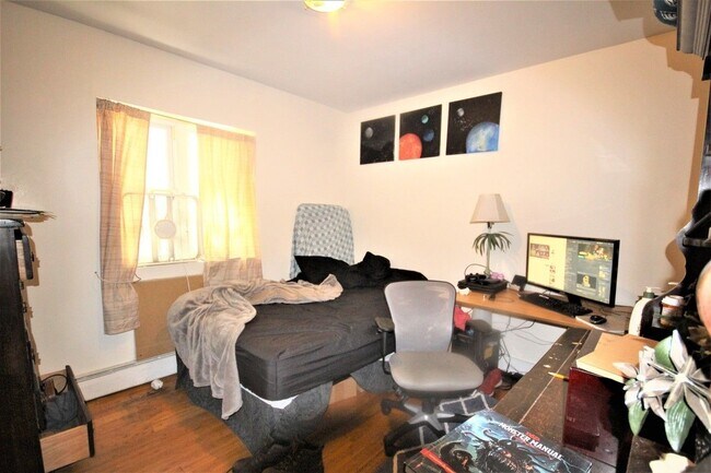 Foto del edificio - 678 Willoughby Ave