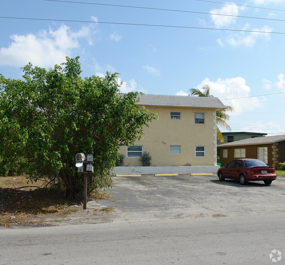 Foto del edificio - 2217 NW 8th St