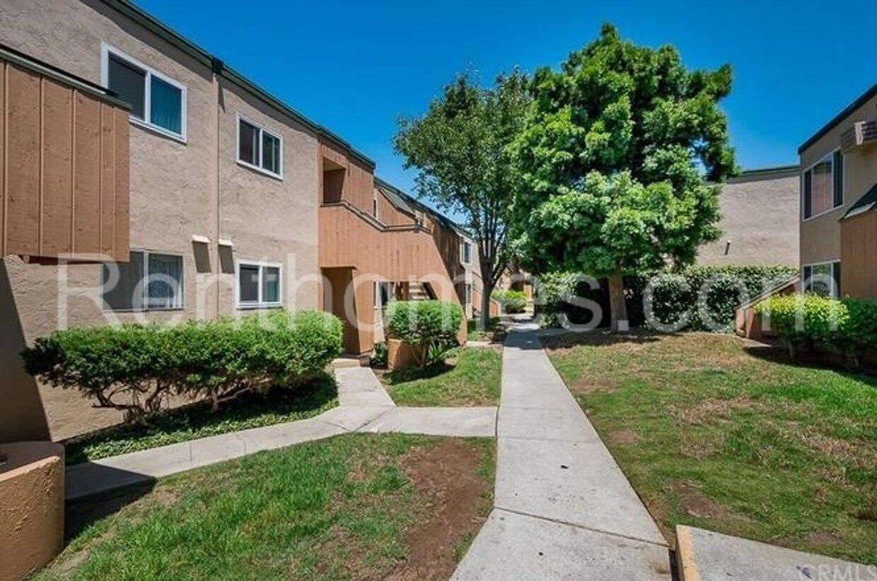 Foto principal - 8703 Lake Murray Blvd
