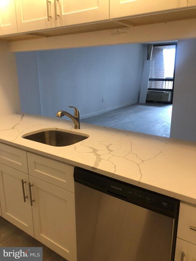 Foto principal - 233 S 6th St