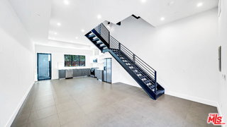 Foto del edificio - 1123 N Formosa Ave