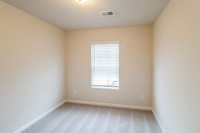 Foto del edificio - 2880 Saratoga Lake Vw, Decatur, GA