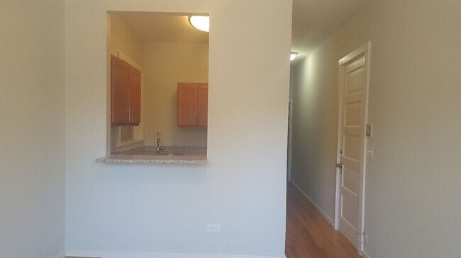 Foto del edificio - 905 Pleasant St