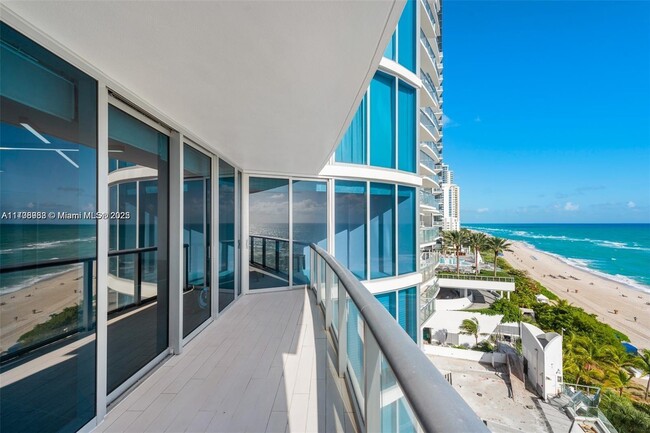 Foto del edificio - 17001 Collins Ave