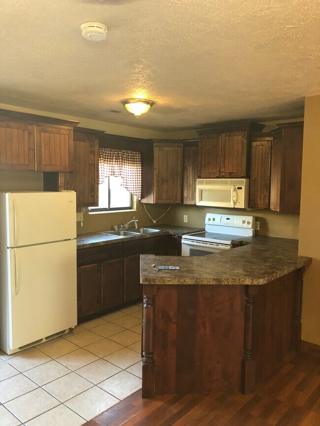Foto del edificio - 2 Bedroom 1.5  bath townhome with communit...