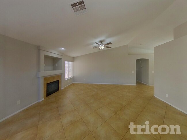 Foto del edificio - 748 Triple Crown St