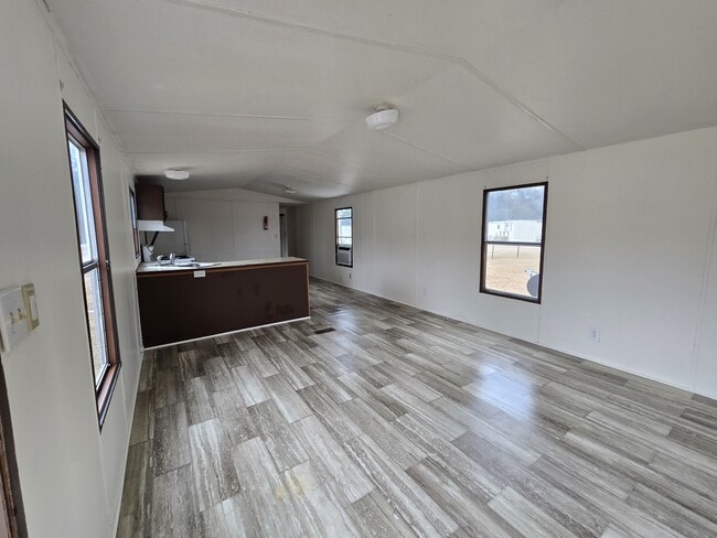 Foto del edificio - 472 Ruben Wells Rd