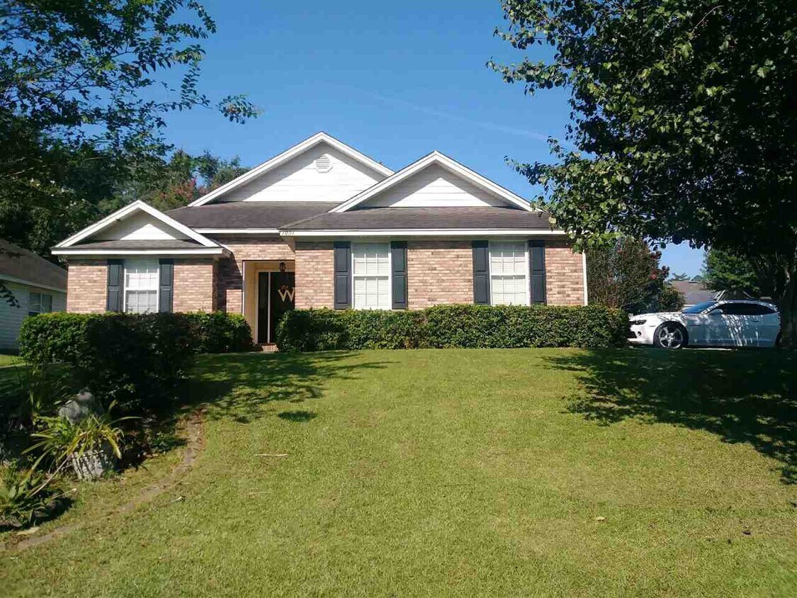 Primary Photo - 1001 High Meadow Dr