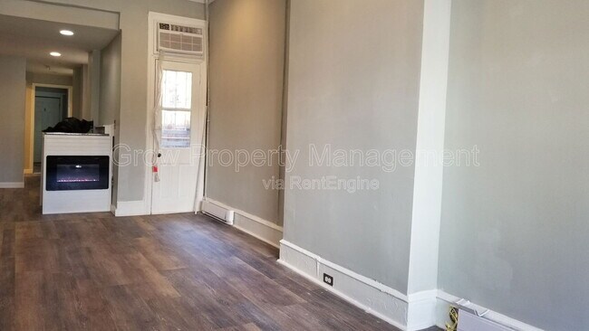 Foto del edificio - 2516 Cecil B. Moore Ave