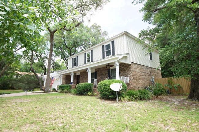 Building Photo - 574 L'Ombre Cir NE