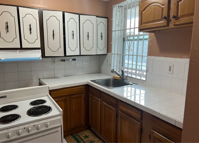 Building Photo - 2613 Bergenline Ave