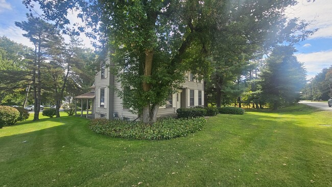 Building Photo - 427 Loudon Rd