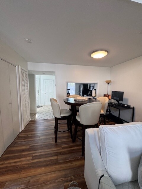 Foto del edificio - 310 74th Ave N