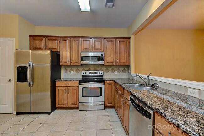 Building Photo - 10214 Blakeney Preserve Dr
