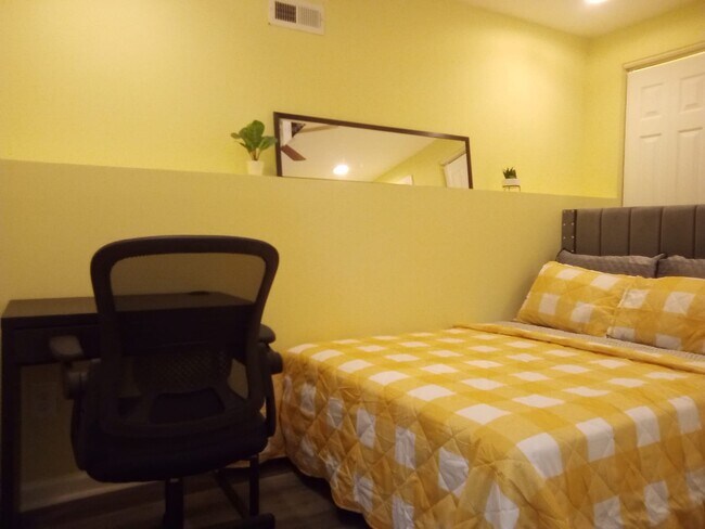 Photo - 830 N Broadway (Baltimore, MD) Apartments