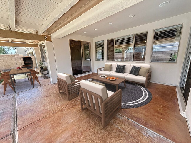 Foto del edificio - 14437 W Lexington Ave