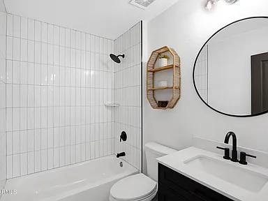 Building Photo - 1246 E Laguna Dr