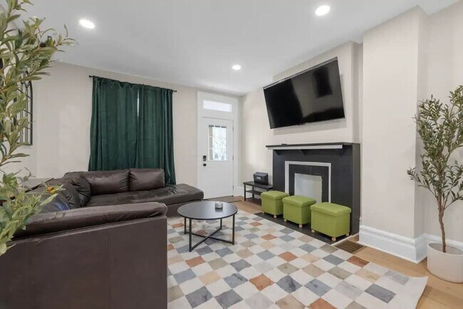 Foto del edificio - 2552 Glenmawr Ave