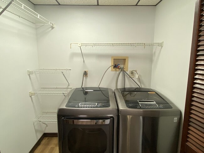 Building Photo - 113 Findley Ave