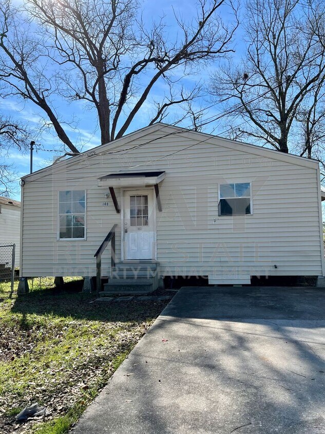 Foto principal - Three Bedroom Rental Home in Lafayette!