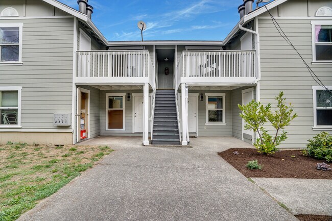 Building Photo - 2410 S I St