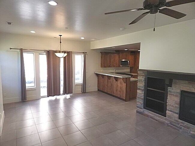 Building Photo - 13587 Hillclimb Ln