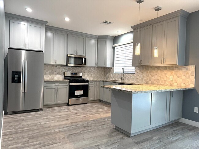 Foto del edificio - 1406 E Cinnabar Ave