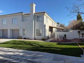 Building Photo - 458 Winthrop Pl