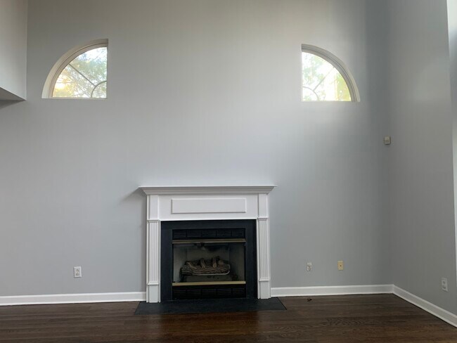 Foto del edificio - 4800 Mara Vista Dr