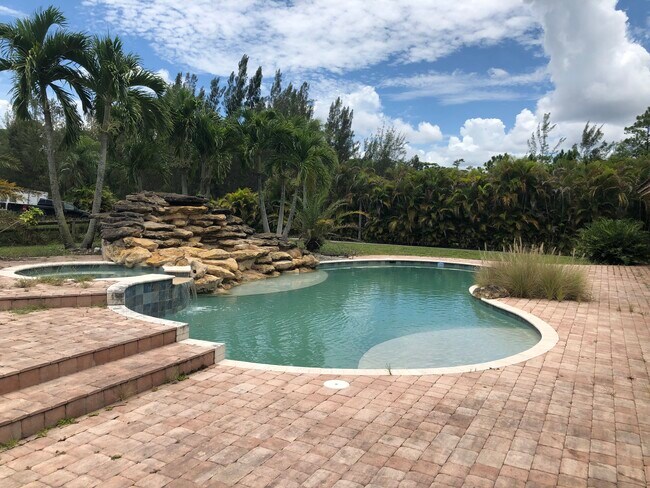 Pool/Patio - 11734 Piping Plover Rd
