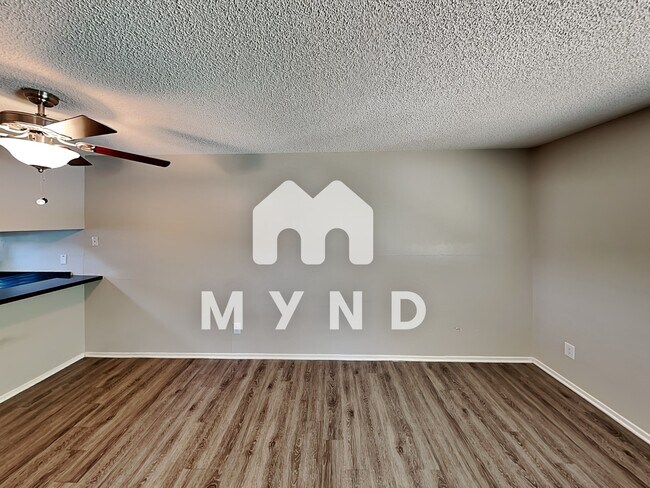 Building Photo - 6500 Country Club Dr Apt 16