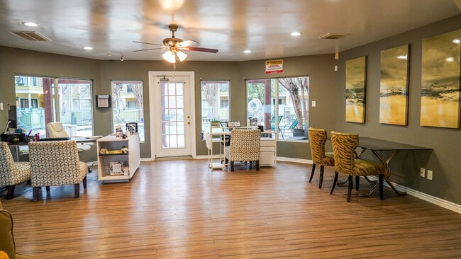 Foto del edificio - Pecan Square Village