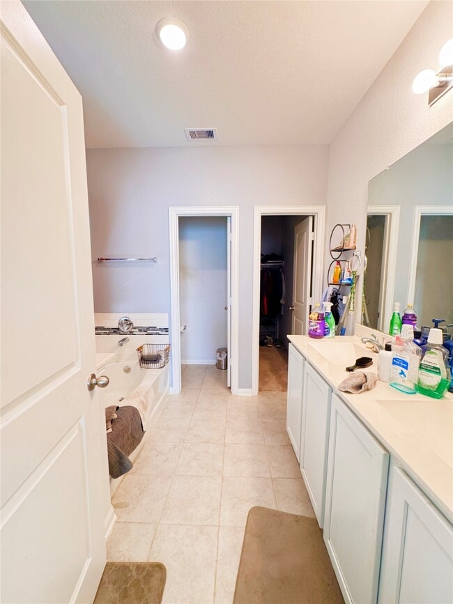 Building Photo - 14211 Alberta Spruce Ln