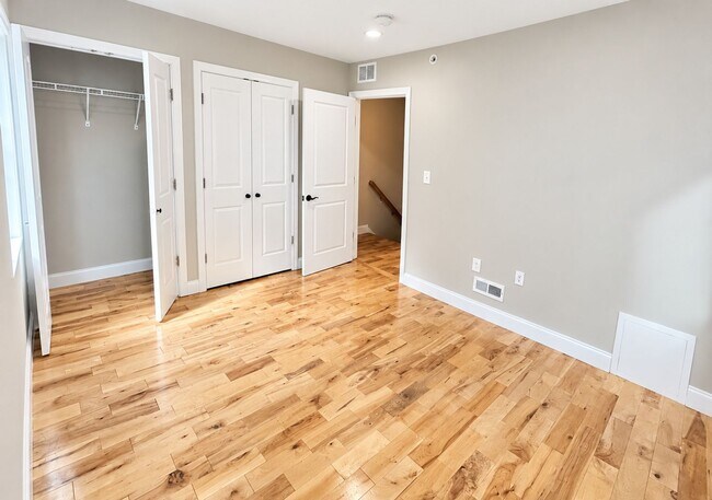 Building Photo - 426 N 40th St