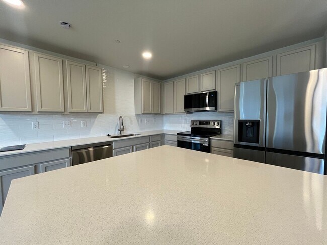 Building Photo - Brand New Home in Mosaic