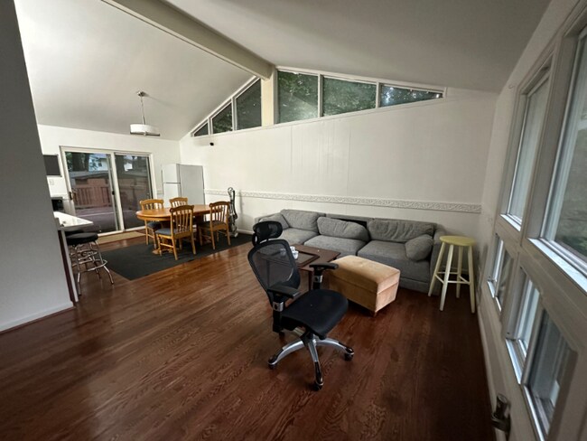 Foto del edificio - 0xxx Commonwealth Blvd