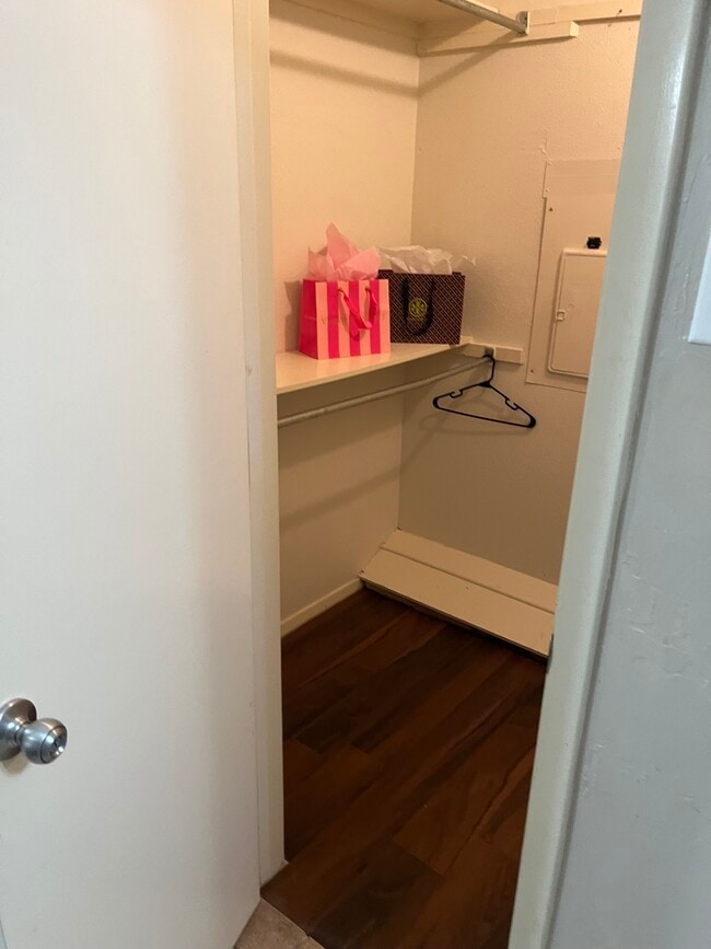 Foto del edificio - 3136 Pin Oak Ct