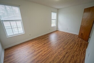 Building Photo - 910 Alliegood Ct