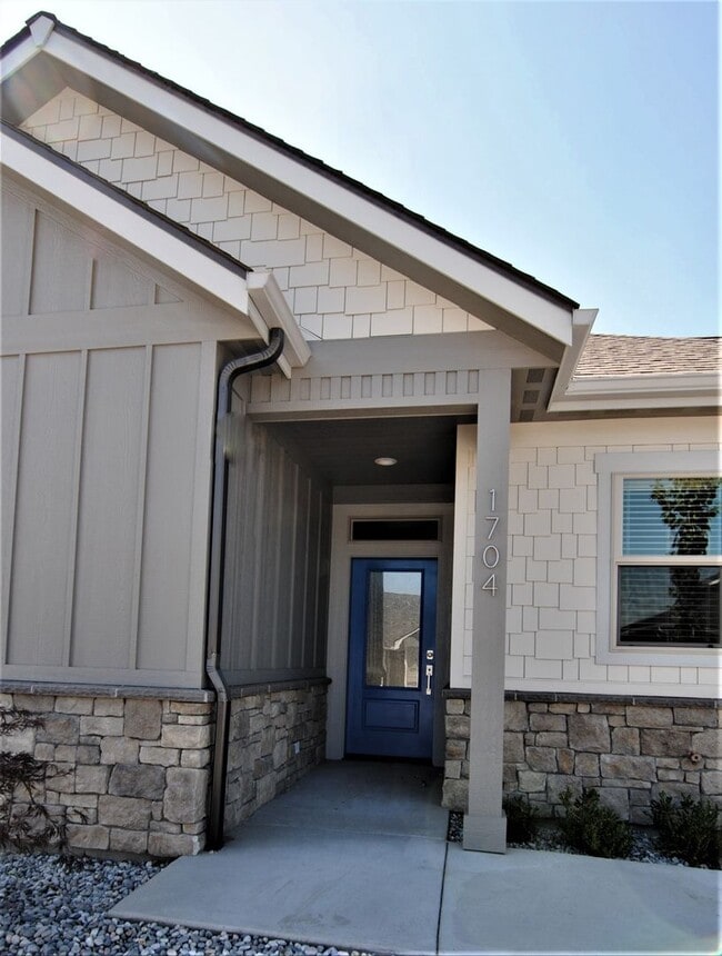 Building Photo - 1704-1706 Danny Boy Lane
