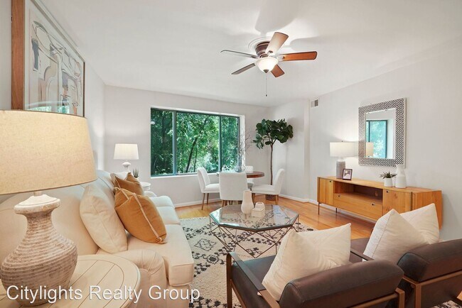 Foto del edificio - 1 br, 1 bath House - 2141 Wisconsin Ave. N...