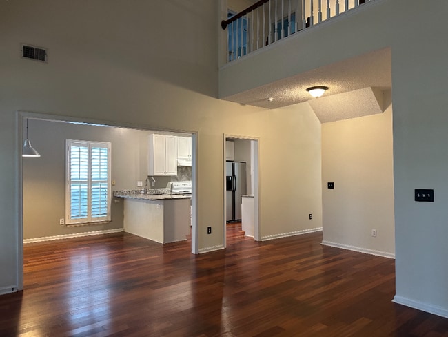 Building Photo - 233 Mossy Oak Way