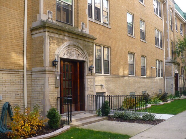 Foto del edificio - 5014 N Hermitage Ave