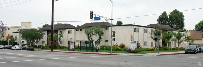 Foto del edificio - 5900 Reseda Blvd