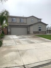 Building Photo - 6115 Esmerelda Ave.