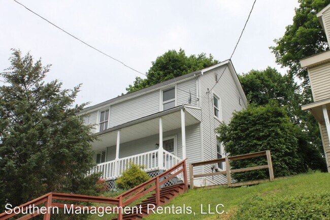 Building Photo - 3 br, 1 bath House - 35 Valley St.