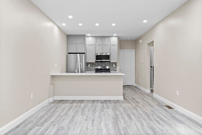 Foto del edificio - 769 E 6th St