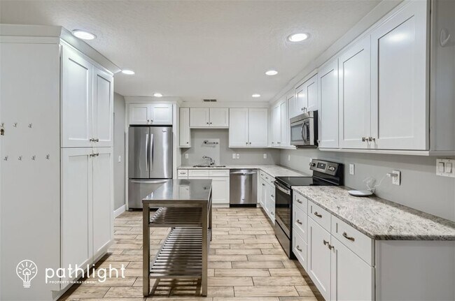 Building Photo - 421 San Sebastian Prado